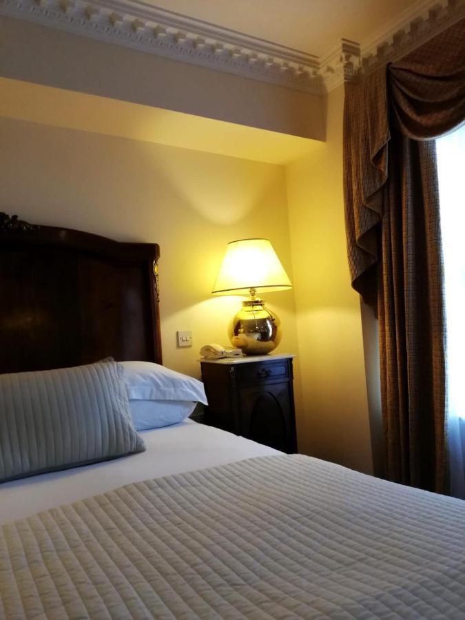 Foley'S Townhouse Killarney Otel Dış mekan fotoğraf