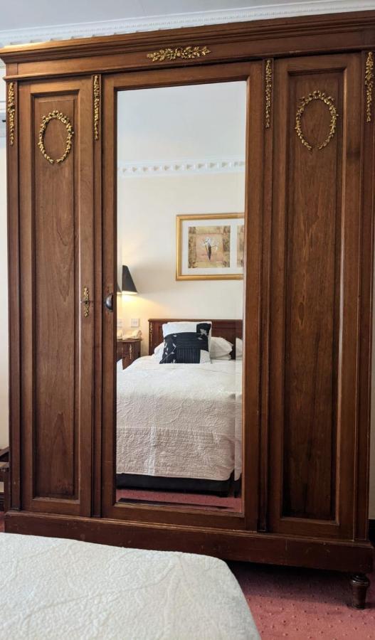 Foley'S Townhouse Killarney Otel Dış mekan fotoğraf