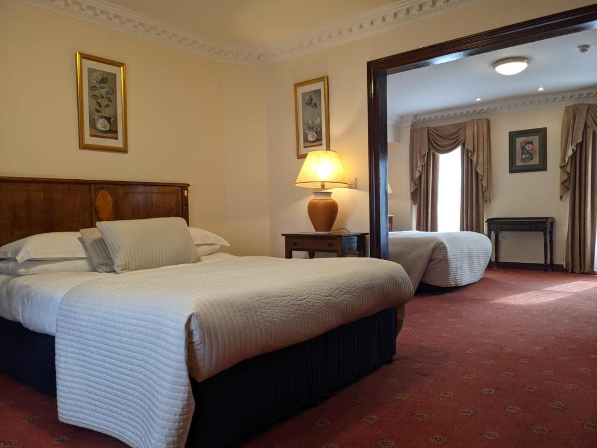 Foley'S Townhouse Killarney Otel Dış mekan fotoğraf