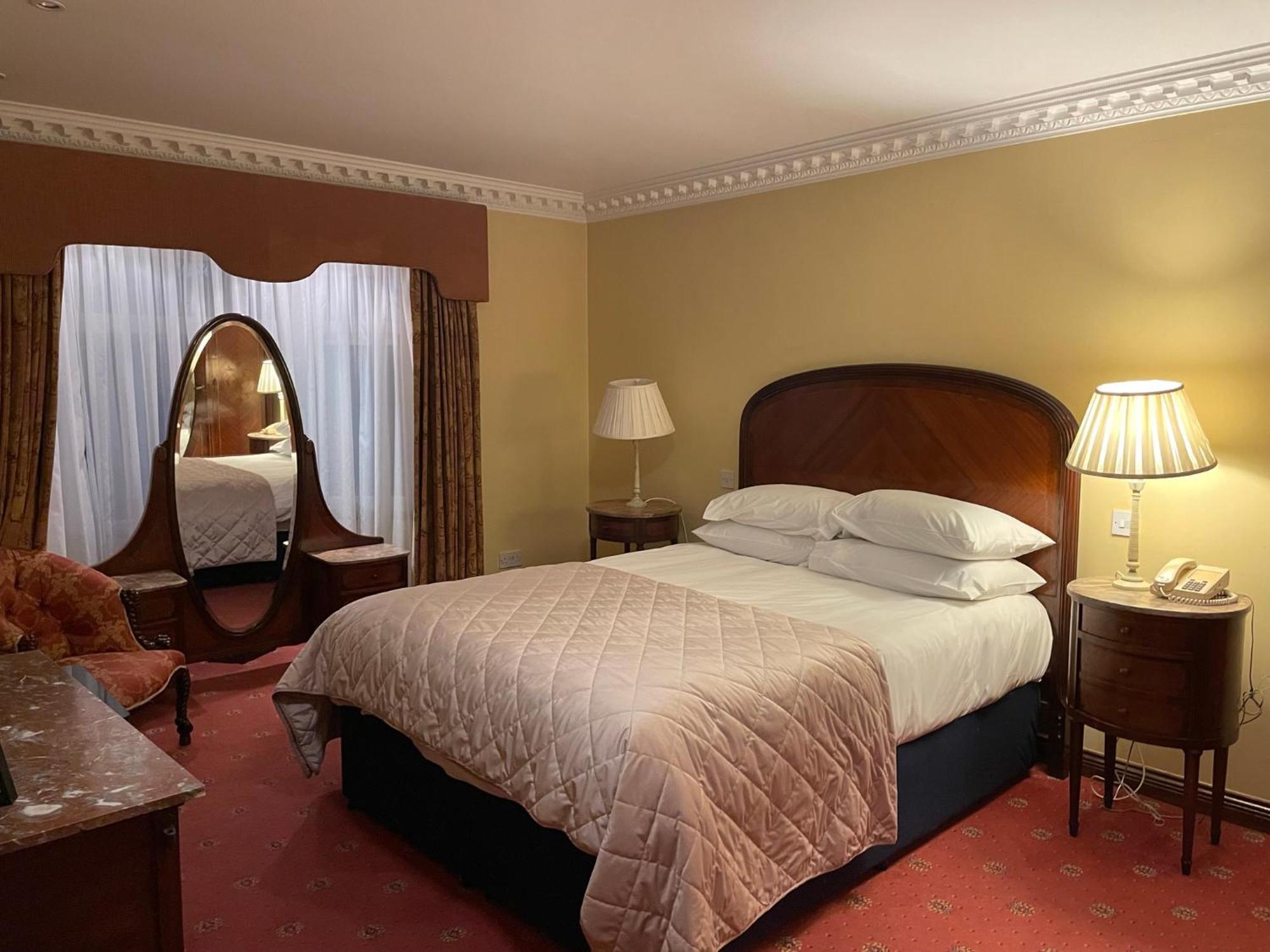Foley'S Townhouse Killarney Otel Dış mekan fotoğraf