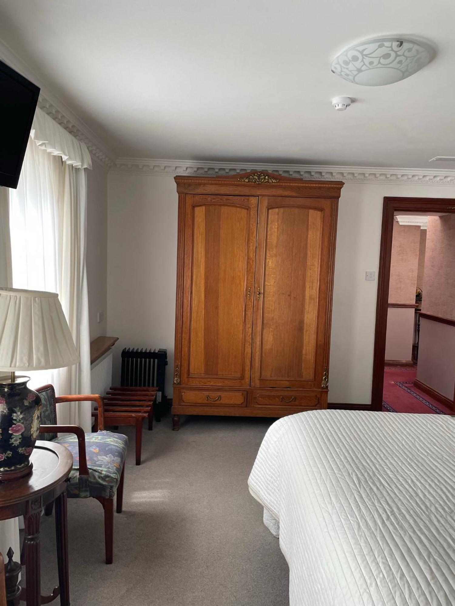 Foley'S Townhouse Killarney Otel Dış mekan fotoğraf
