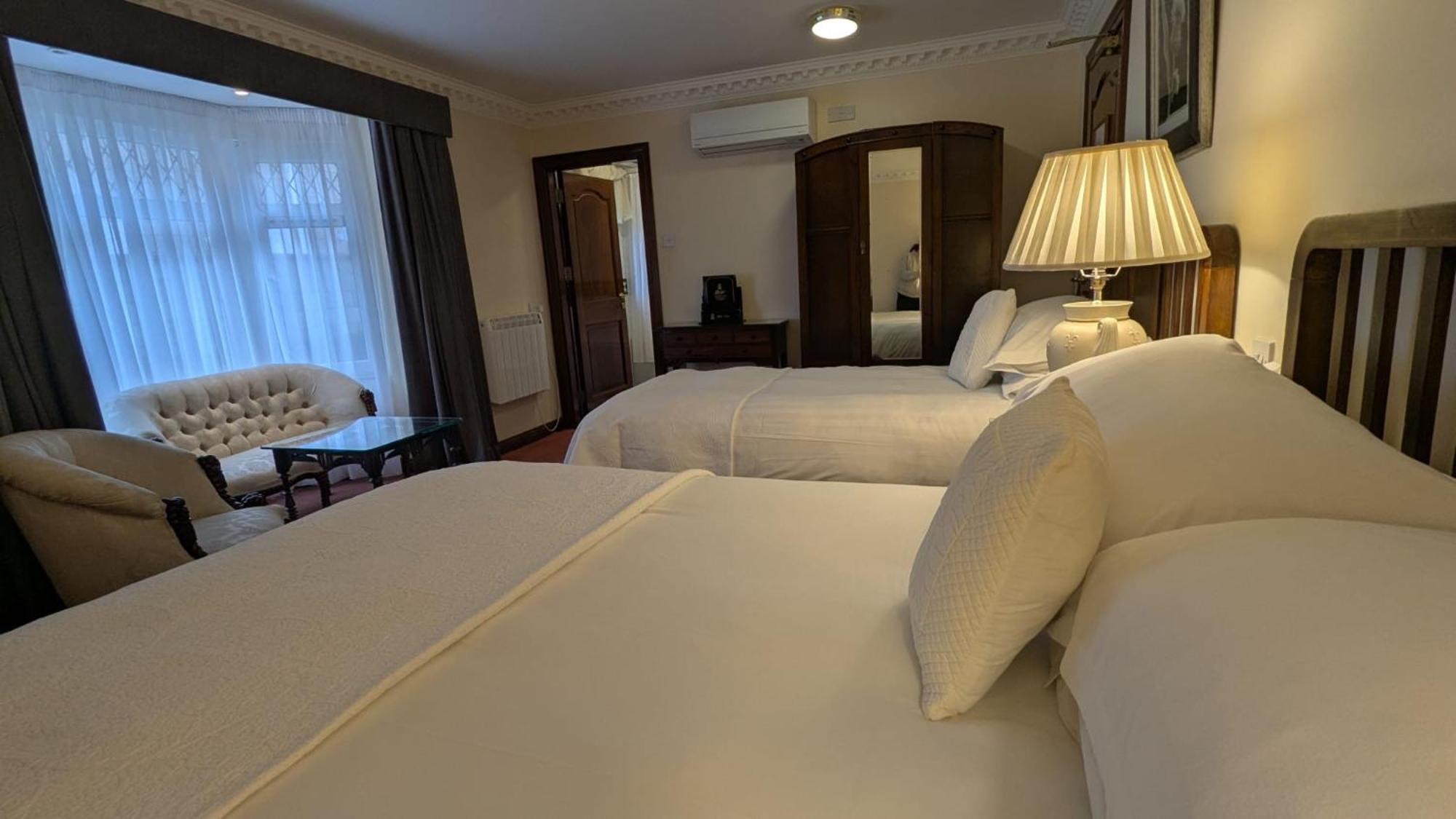 Foley'S Townhouse Killarney Otel Dış mekan fotoğraf