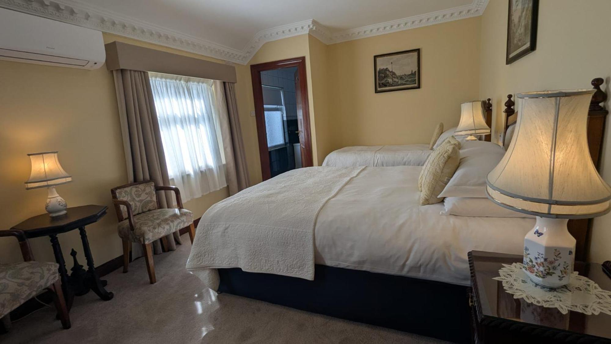 Foley'S Townhouse Killarney Otel Dış mekan fotoğraf